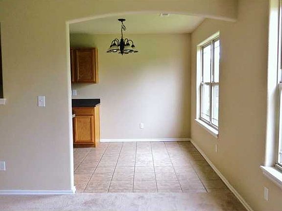3rd image of 705 E Sandalwood St