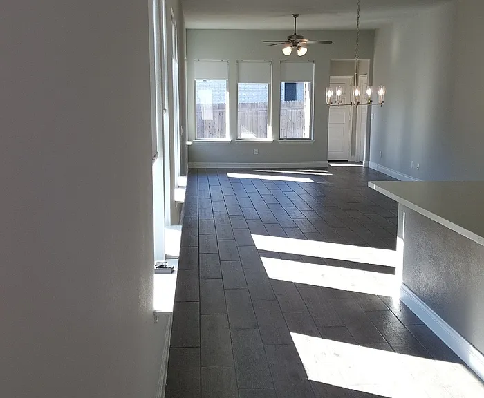 212 Freeman Loop — Photo 4