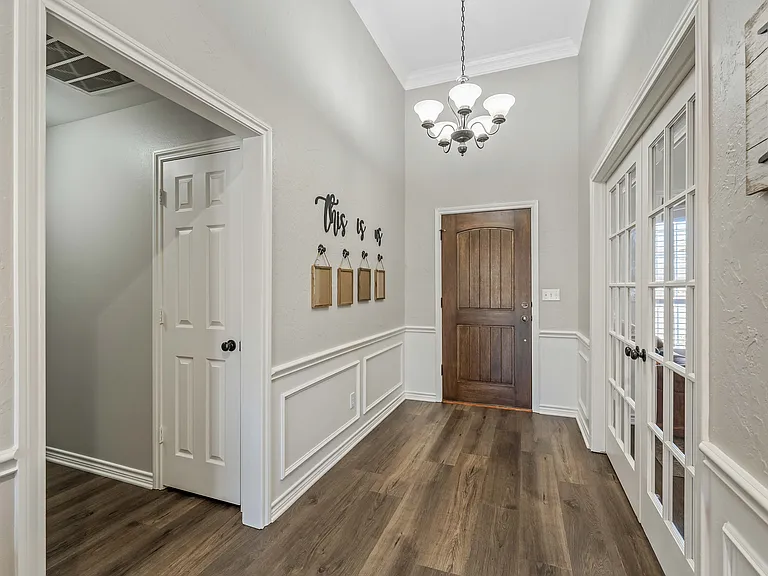 602 Windover Ln — Photo 2