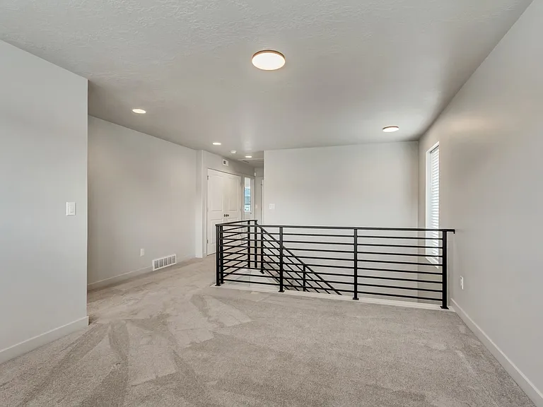 2412 N Sunmore Way — Photo 14