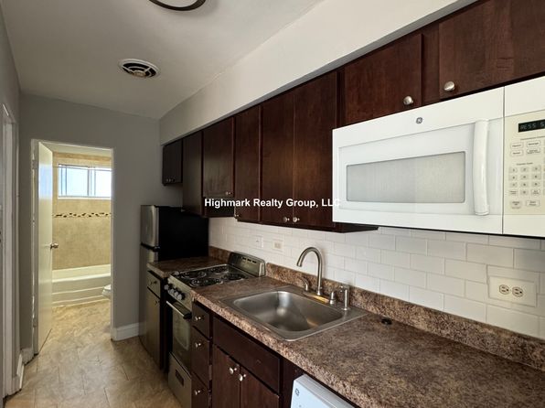 1735 W Bryn Mawr Ave APT 17