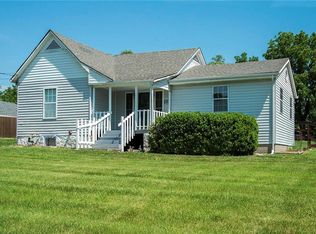 3122 Steele Rd, Kansas City, KS 66106