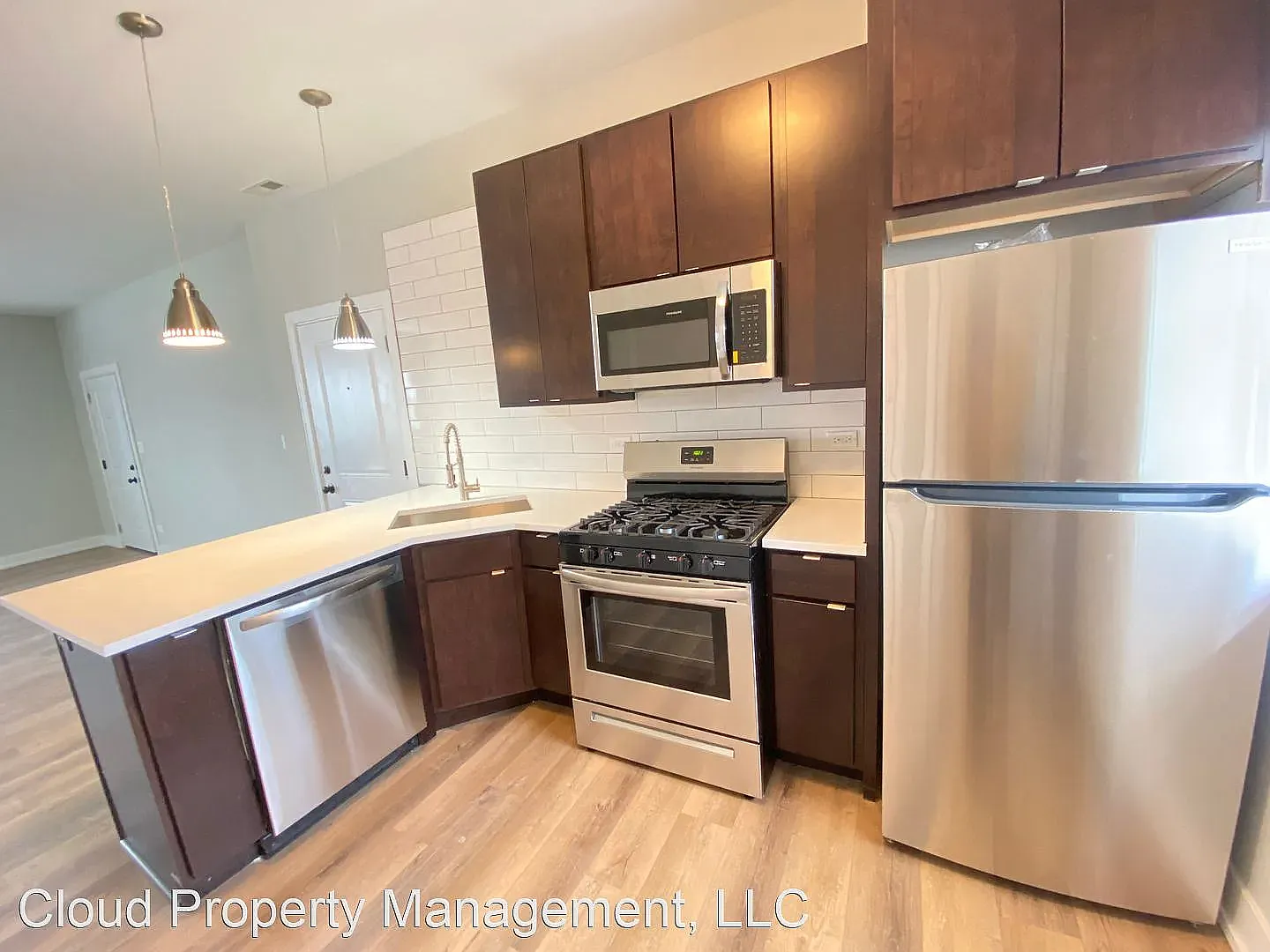 3 bed, 1200 sqft, $2,595 — Photo 2