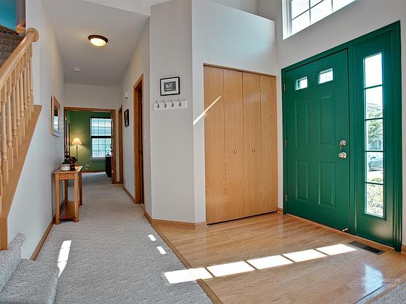 2nd image of 276 Pembrook Ln