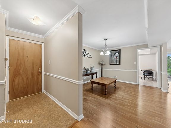 2nd image of 1025 S Fernandez Ave APT 4L