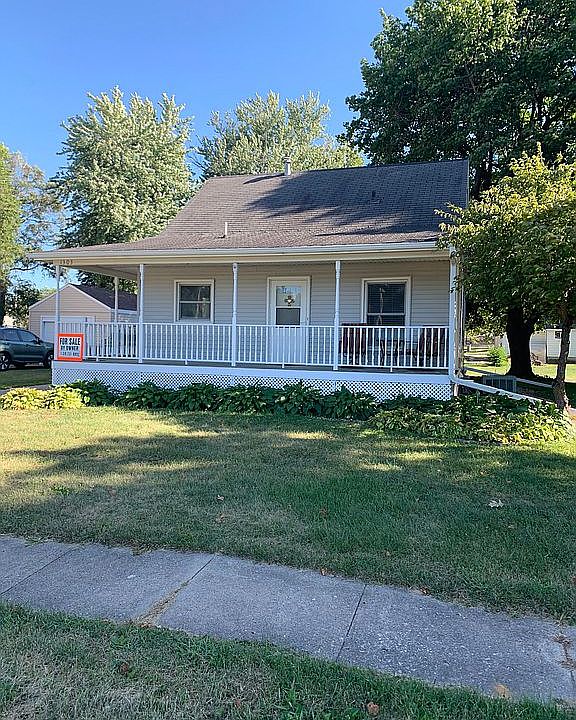 1st image of 1303 5th Ave NW