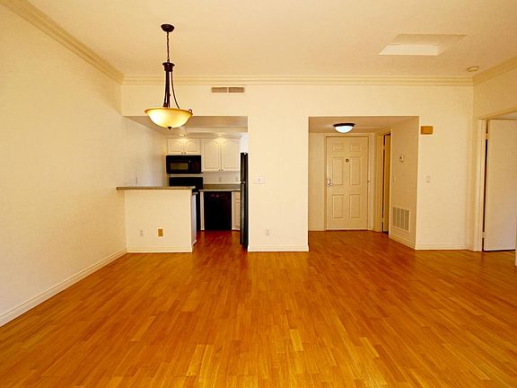 4th image of 1270 Cleveland Ave #330