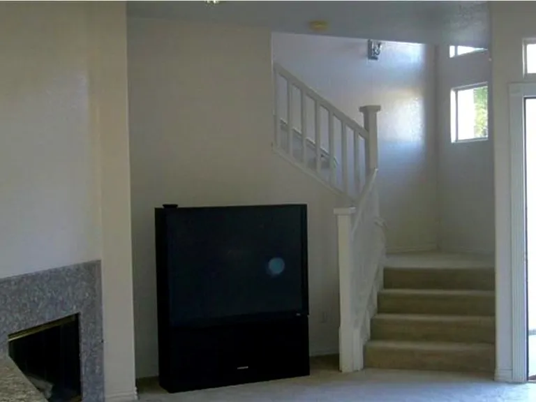 647 Florence Dr #- — Photo 2