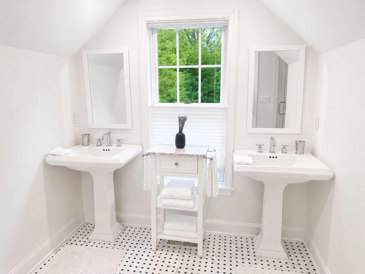 Guest 4 Bath