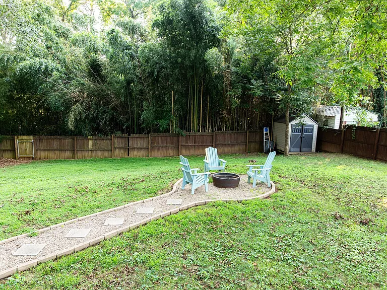 105 Harrington Ave — Photo 28