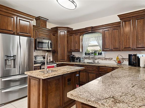 5th image of 2510 Clear Creek Cir