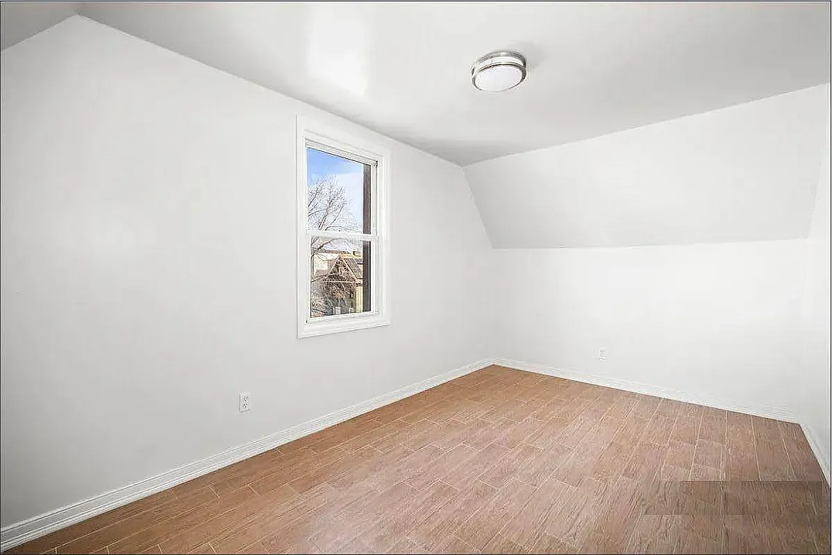 615 East 2nd Street — Photo 4