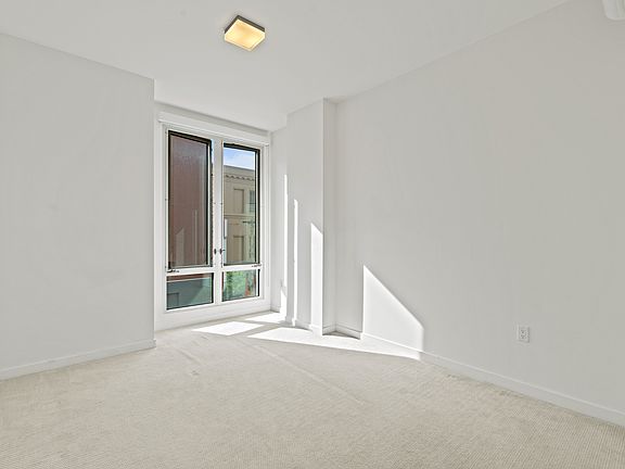 5th image of 11 Franklin St Unit 305
