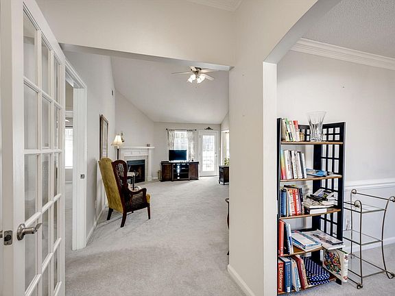 5th image of 428 Millwater Court