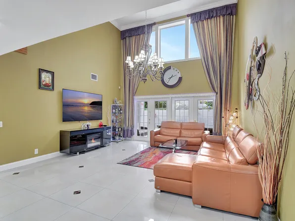 10573 Wheelhouse Circle, Boca Raton, FL 33428