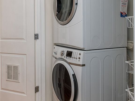 5th image of 148 32nd St #2