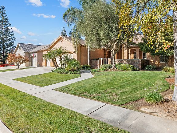 3rd image of 5740 W Vine Avenue