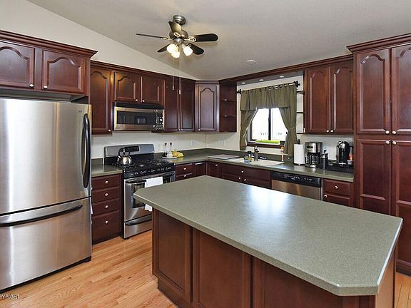 2nd image of 7700 Bethany Cir
