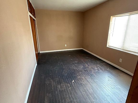 5th image of 400 Manchester Ave