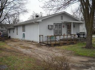 828 Sycamore St, Carthage, MO 64836