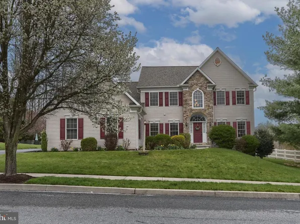 1265 Stone Creek Dr, Hummelstown, PA 17036