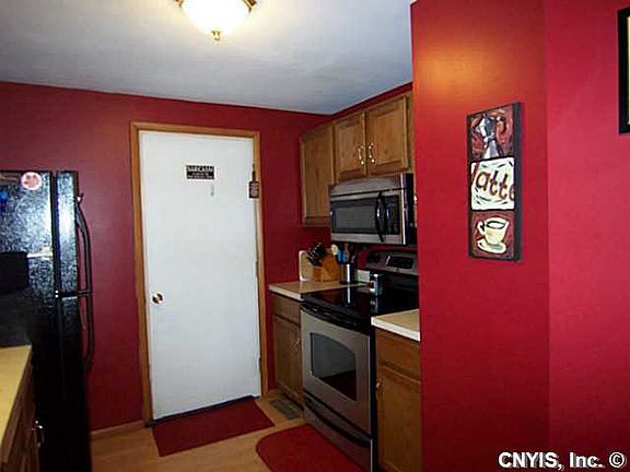 4th image of 104 Braintree Dr #104