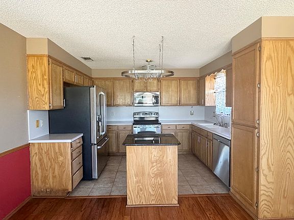 5th image of 4217A Shefflera Dr