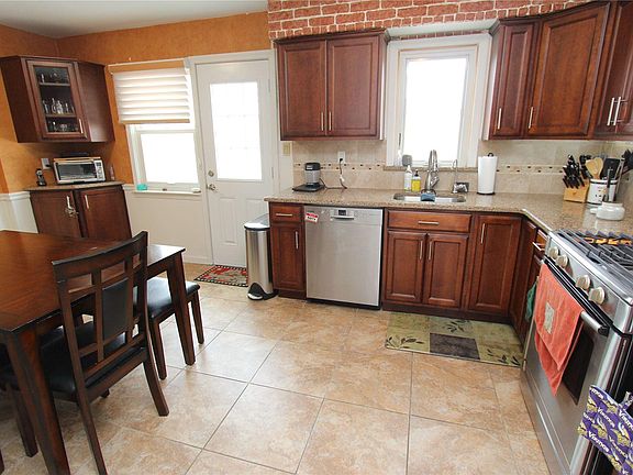 3rd image of 3000 Stevens St Unit 7