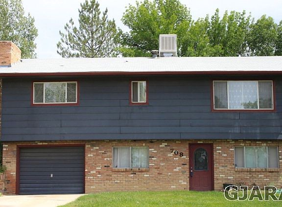 2nd image of 708 Jasmine Ln
