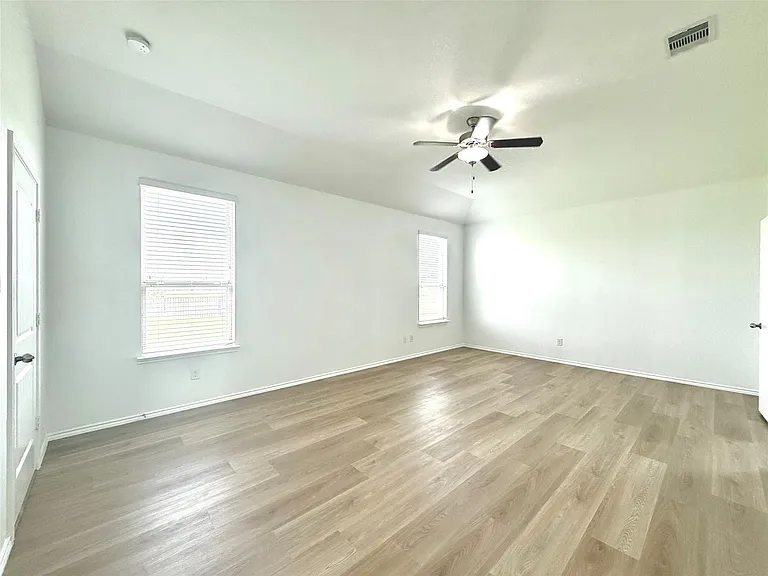 23603 Legano Dr — Photo 13
