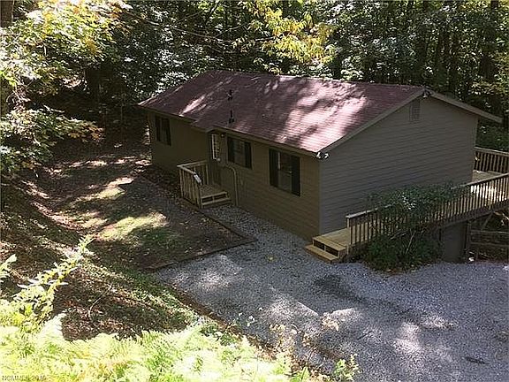 2nd image of 186 Hamlin Lane