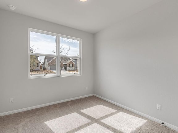 5th image of 305 Blackbear Dr