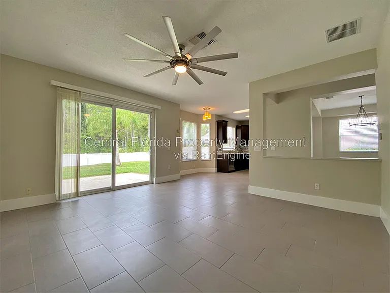 4115 Andover Cay Blvd — Photo 8