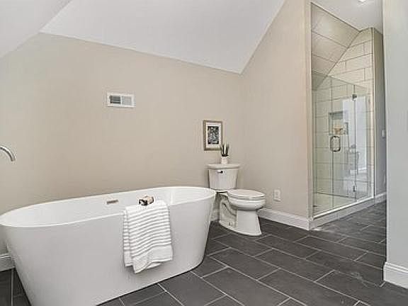 3rd image of 5725 Peabody Ave #1
