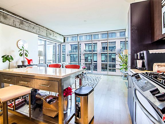 4th image of 1100 S Hope St APT 1107