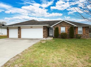 4466 W Montreal St, Springfield, MO 65802