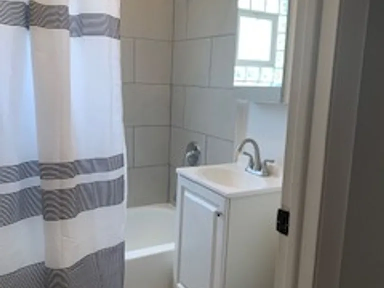 1714 W Jonquil Ter #2E — Photo 13