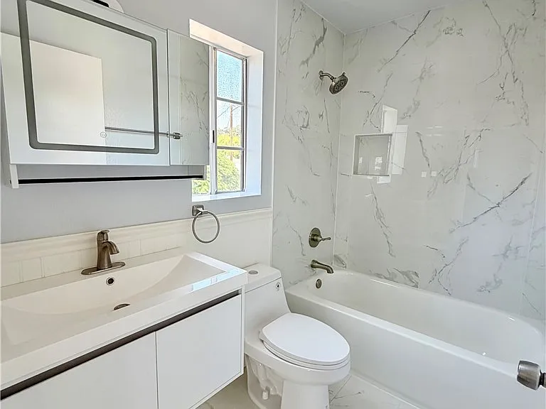 3250 Andrita St #7 — Photo 11