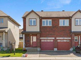 132 Maravista Dr, Ottawa, ON K2J 0K7