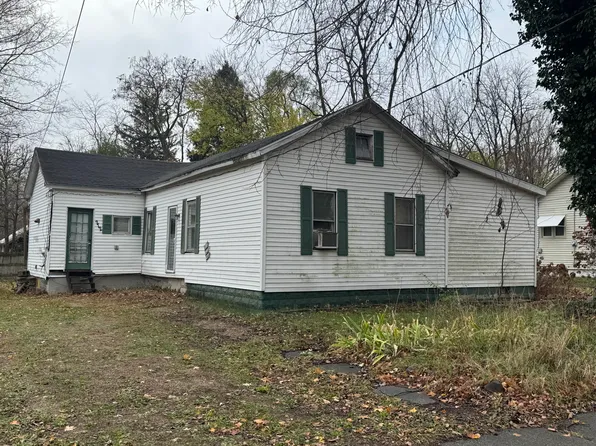 212 S Lowe St, Dowagiac, MI 49047