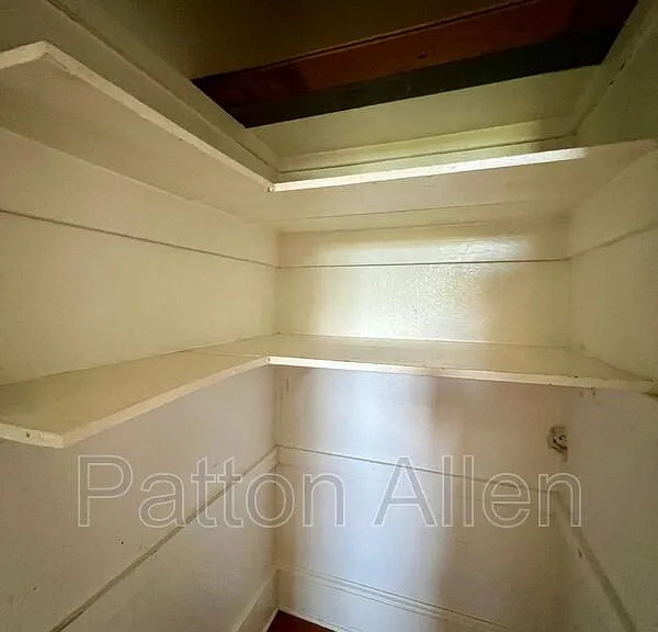 116 E Chestnut St #32 — Photo 15