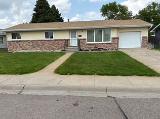 1215 Highland Dr, Ogallala, NE 69153