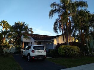 720 Thorn Ridge Ave, Davie, FL 33325