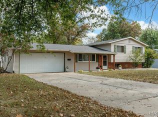 1030 Meadowbrook Dr, Troy, MO 63379