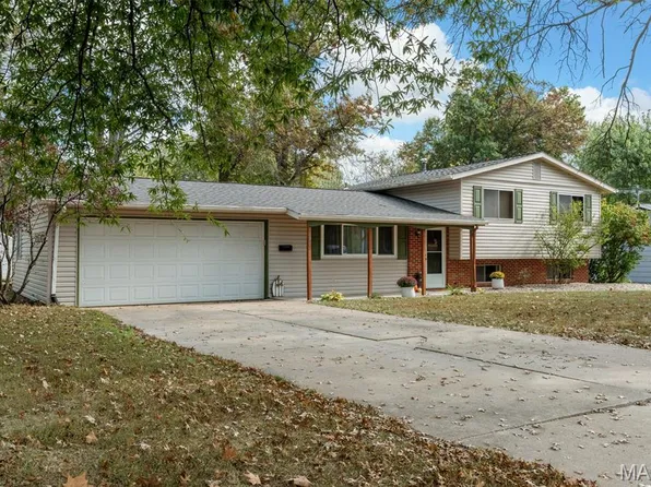 1030 Meadowbrook Dr, Troy, MO 63379