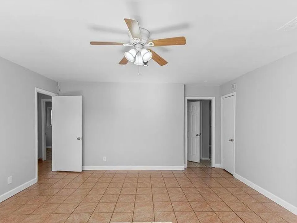 1306 Hudson Ave