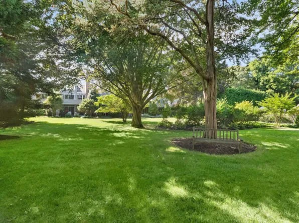 514 Montauk Hwy, East Hampton, NY 11937