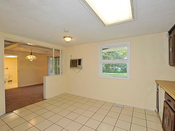 5th image of 3206 N Elmhurst Dr