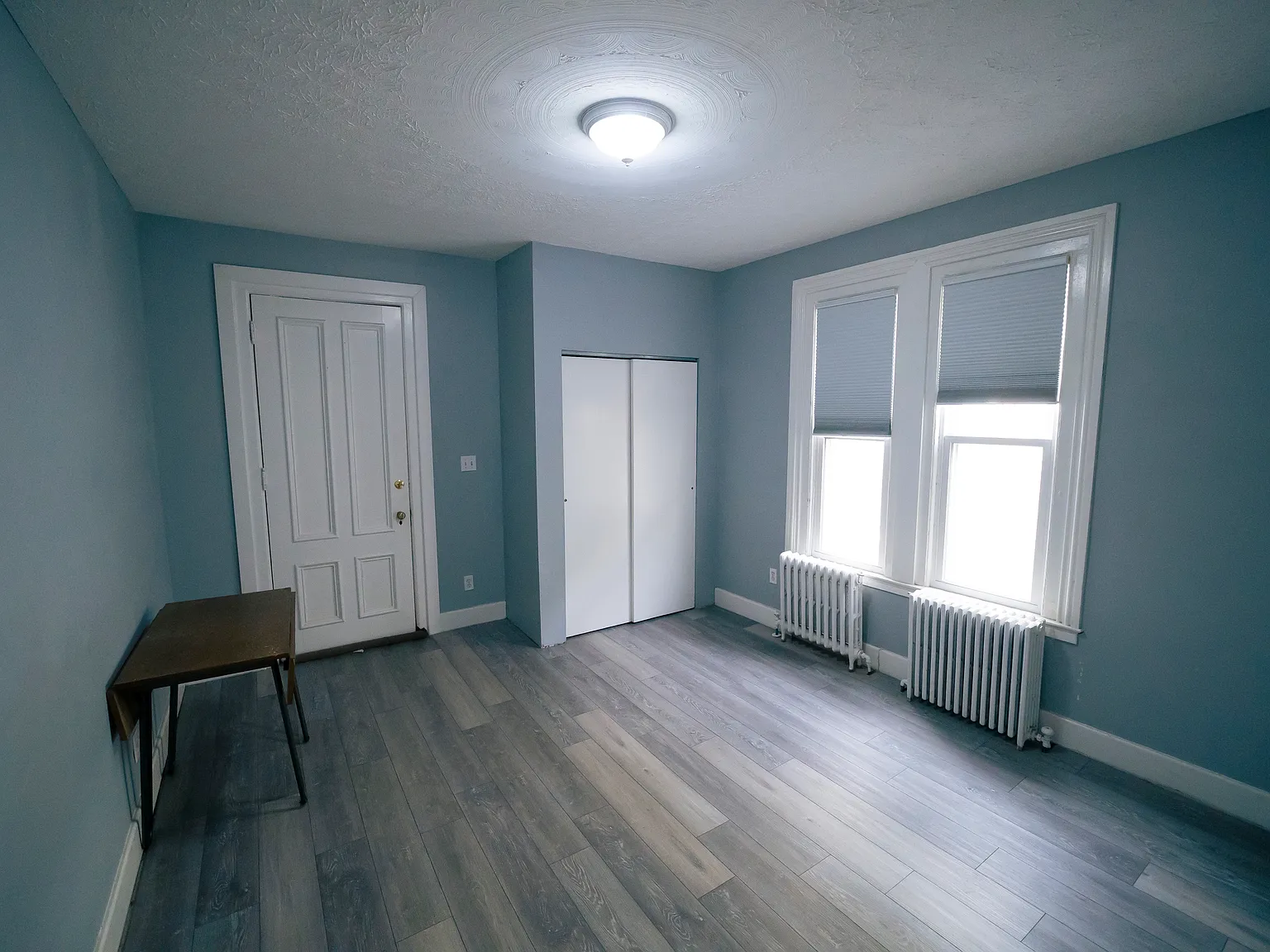 3 bed, 1.5 bath, 1300 sqft, $1,900 — Photo 3