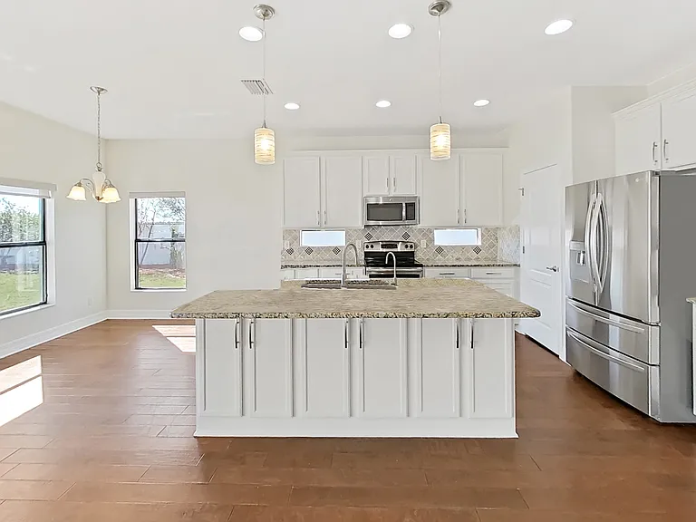 10615 Mistflower Ln — Photo 7